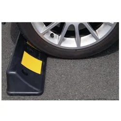 HP Autozubehör, Verkehrstechnik, Radstopper L500xB160xH100mm PVC schwarz mit gelben Reflexstreifen