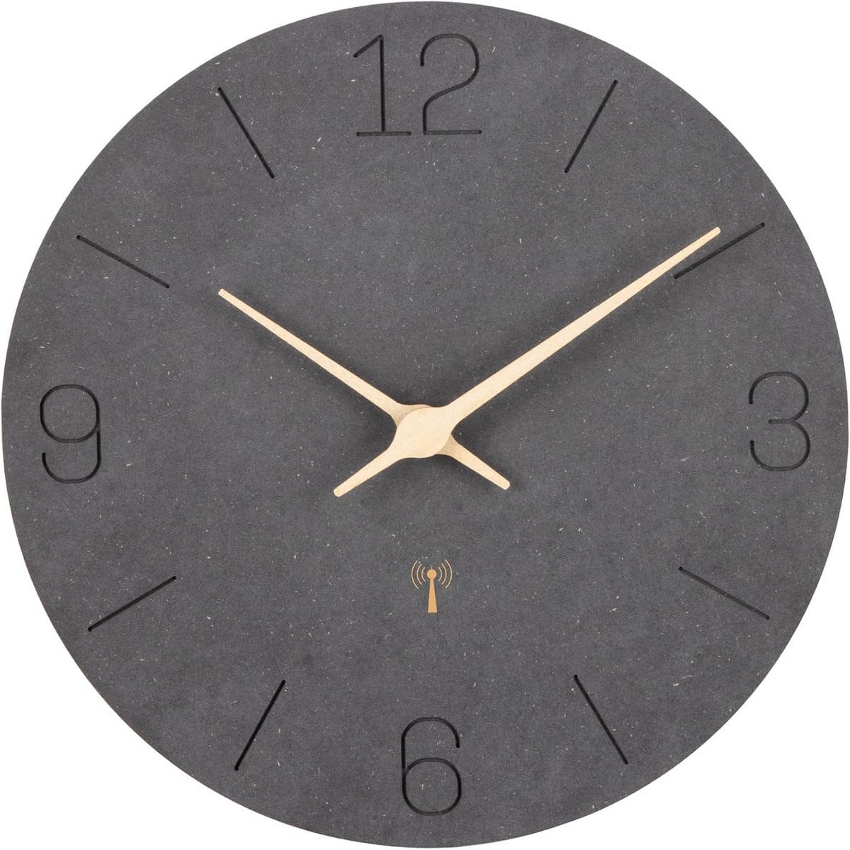Modern minimalist wandklok met industrieel design