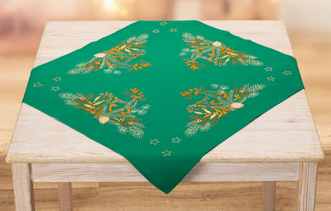 Stickmitteldecke "Springender Hirsch"