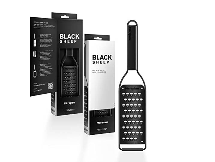 Microplane Râpe Très Gros Grains avec lame en acier inoxydable fabriquée aux États-Unis pour fromage\, pomme de terre\, courgette\, carotte\, pomme & chou de la Collection Black Sheep