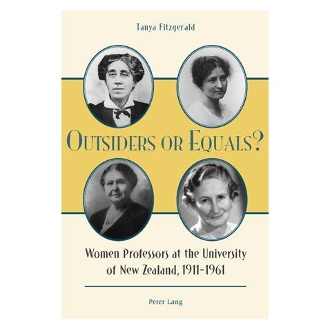 Peter Lang Outsiders or Equals? (Englisch, Softcover, Tanya Fitzgerald) (56024015)