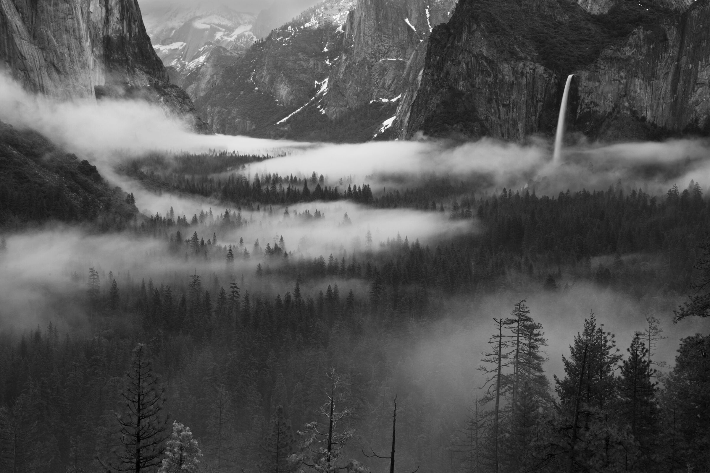 Fototapete PAPERMOON "Photo-Art HONG ZENG, NEBEL, DER IN YOSEMITE VALLEY SCHWIMMT", bunt, B:3,5m L:2,6m, Vlies, Tapeten, Fototapete bunt B/L: 3,5m x 2,6m, Bahnen: 7 Stk.