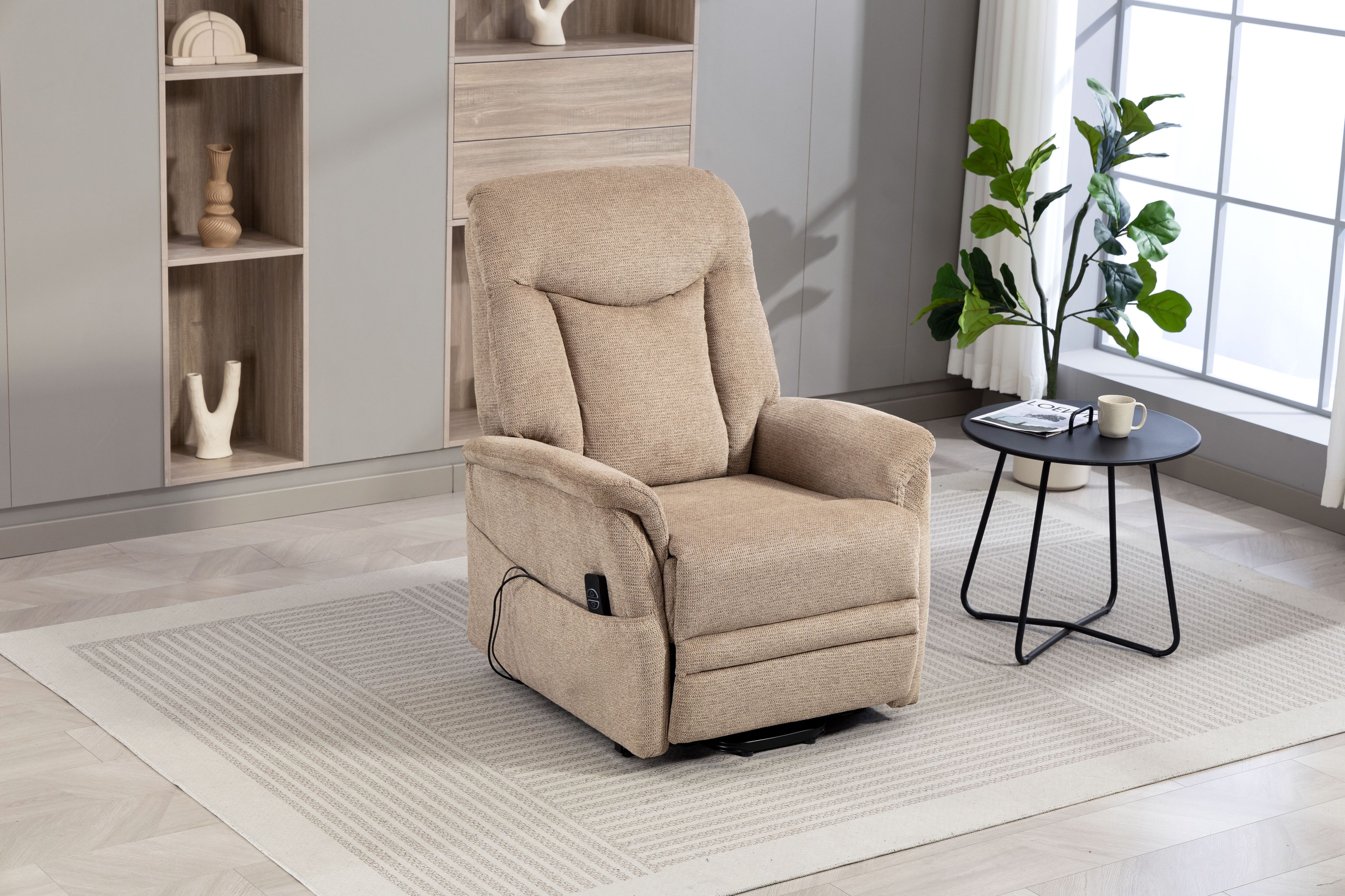 TV-Sessel DUO COLLECTION "Gandia XXL", hellbraun, B:82cm H:110cm T:96cm, Polyester 96%, Nylon 4%, Sessel, TV-Sessel, 150 kg belastbar, Stahlwellenunterfederung hellbraun Webstoff, Aufstehhilfe Integrierte Fussstütze, B/H/T: 82cm x 110cm x 96cm