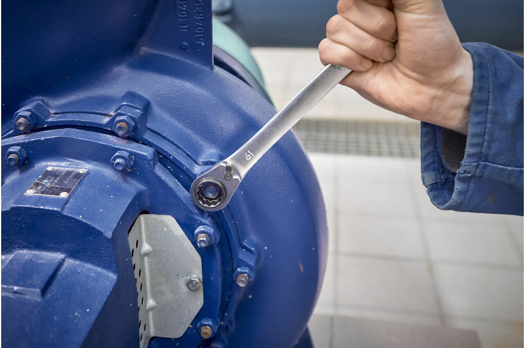 Wiha Doppelring-Ratschenschlüssel 4 in 1 I umschaltbar I SW 10 13 17 19 mm I mit 72 Zähnen I Multiratsche (45421))