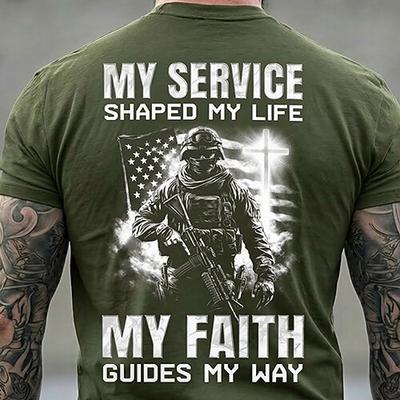 250. Jahrestag der USA – Herren-T-Shirt mit amerikanischer Flagge und Kreuzmotiv: Mein Dienst prägte mein Leben, mein Glaube leitet meinen Weg. Patriotisches Militär-T-Shirt mit christlichem