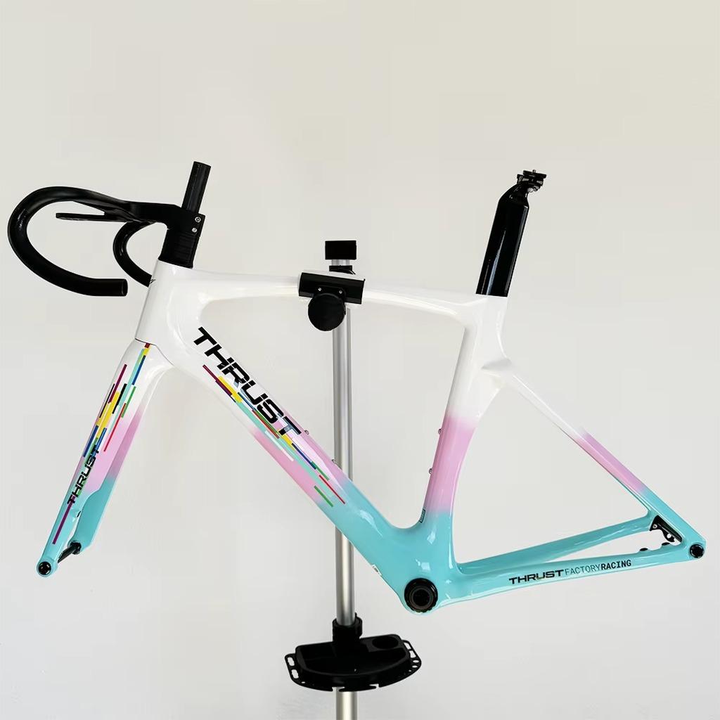 Rennrad-Rahmenset RF036 - Aerodynamischer Carbonrahmen - Scheibenbremse - Vollintegrierte Kabelführung - BSA/T47 - 490 mm - LE01
