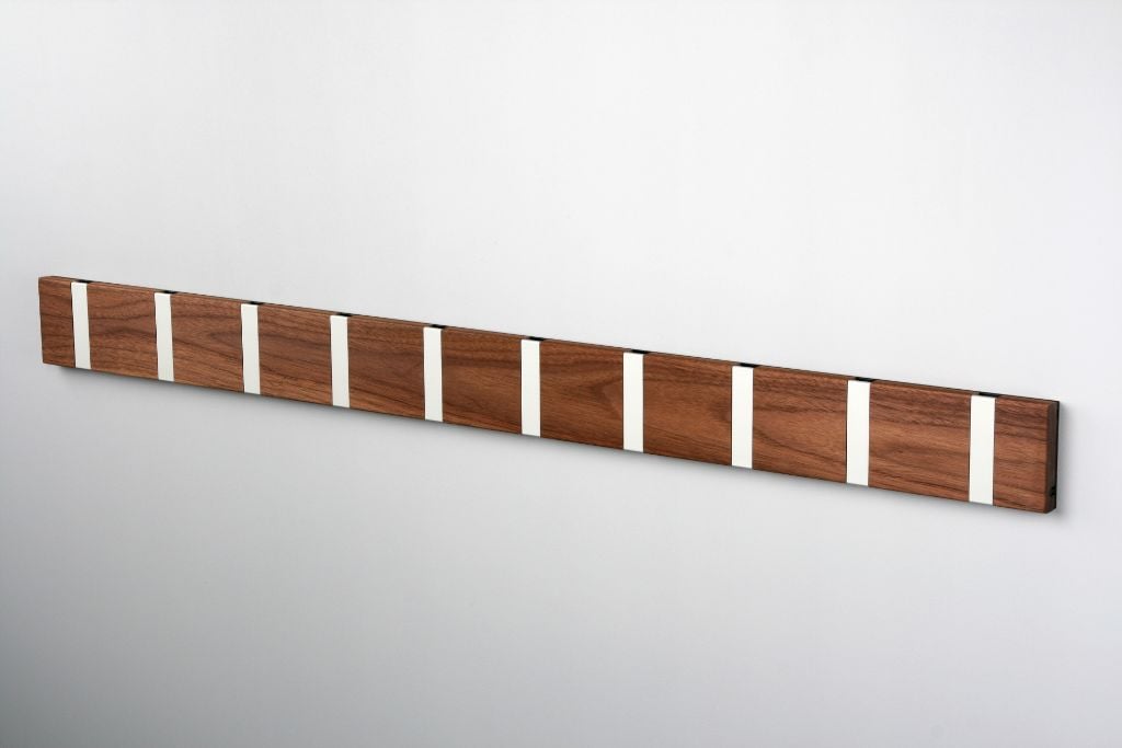 LoCa Knax 10 Wandgarderobe (Walnuss geölt, Haken grau, Walnuss, Haken grau) Walnuss geölt, Haken grau | Walnuss, Haken grau 110112