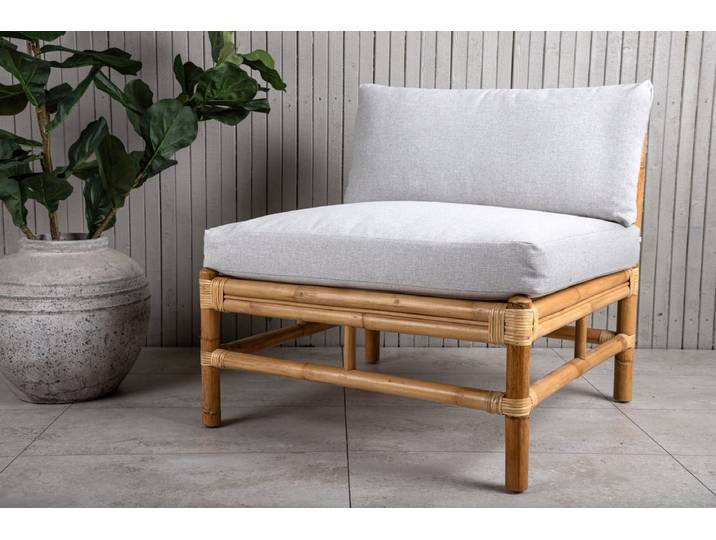Garten Loungesessel Rob – handgeflochtenes Design mit hellgrauen Kissen - Natur - Hellgrau - Luxusbetten24