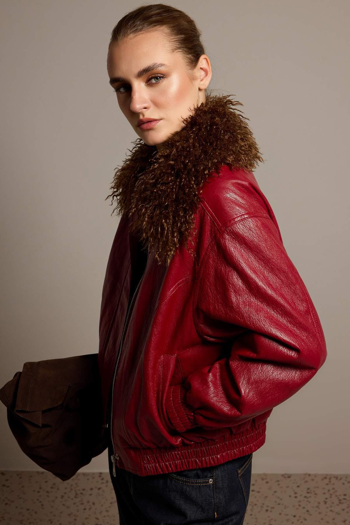 TRENDYOLMİLLA Damen Bordeaux Einfarbig Oversize Winter- Jacken