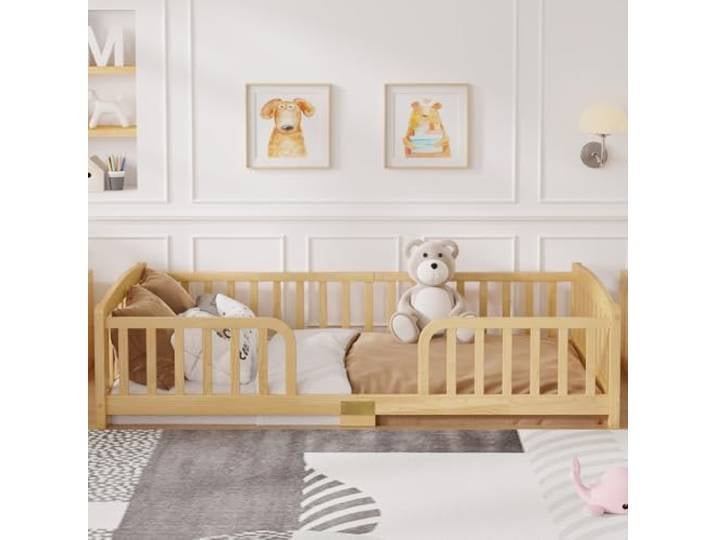 I0I&I0I Massivholz Bodenbett Mit Rausfallschutz Zentralem Einstieg, Sicheres Kinderbett Aus Kiefernholz Für Kinderzimmer (Natural + Pine)