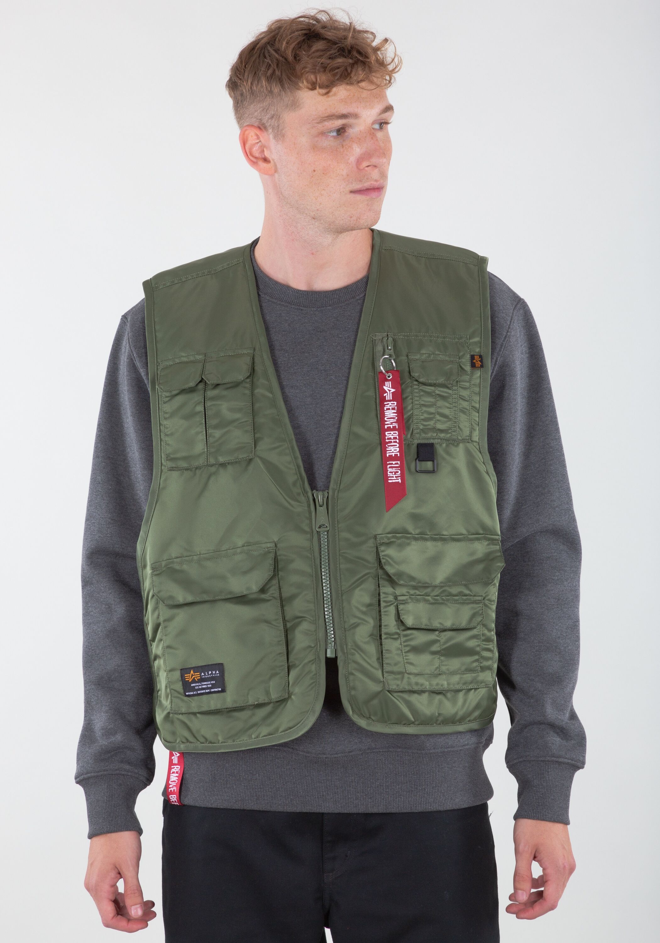 Blouson ALPHA INDUSTRIES "Utility Vest", Herren, Gr. S/M, grün (sage, grün), Obermaterial: 100% Nylon. Futter: 100% Polyester, Jacken Blouson