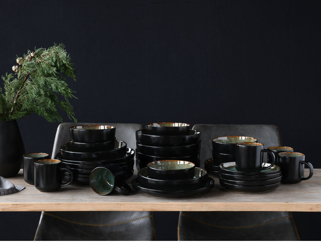 Creatable Nordic Fjord Green 30 Piece Dinnerware Set with Mug, Service for 6 Green 30