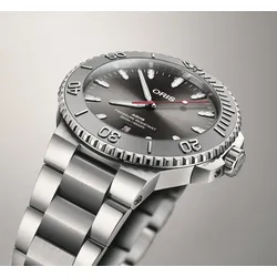 Oris AQUIS DATE RELIEF Herrenuhr 01 733 7789 4153-07 8 23 04PEB