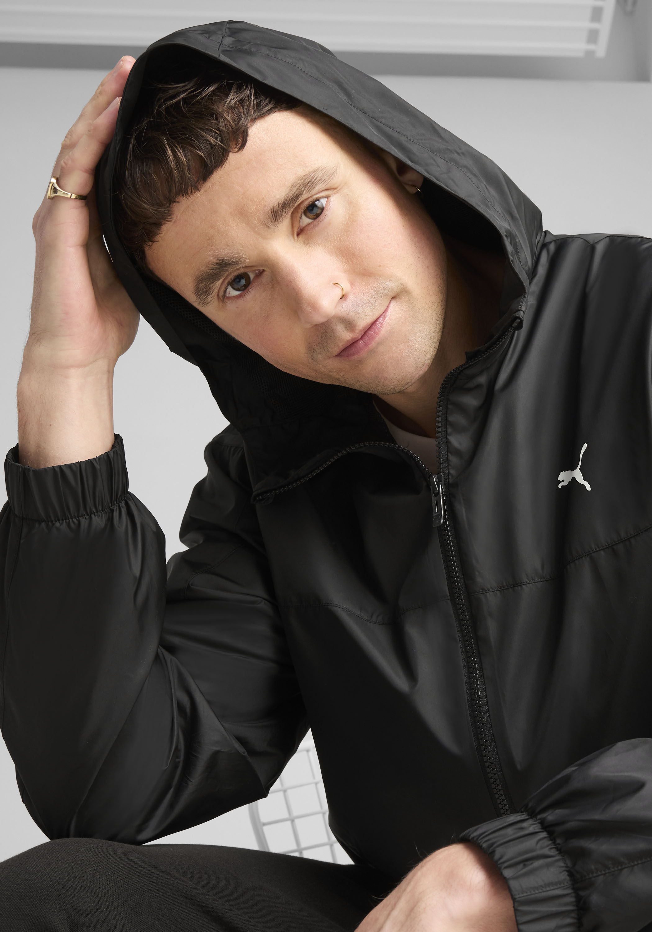 Windbreaker PUMA "ESS UV RELAXED WINDBREAKER M", Herren, Gr. XL, schwarz (puma schwarz), Netz, Obermaterial: 100% Polyester, relaxed fit normal, Jacken Windbreaker, mit Kapuze, mit Eingrifftaschen, wärmeisolierend puma schwarz XL