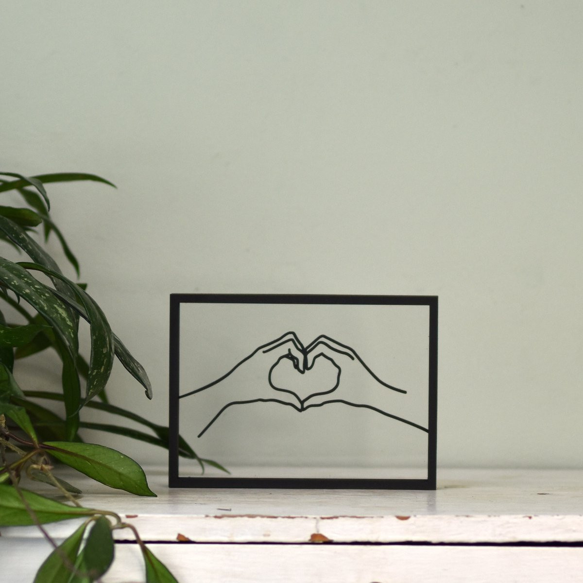 Houten Floating Frame Lijstje met Hart Handgebaar