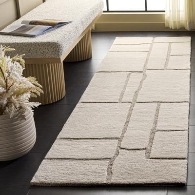 SAFAVIEH Hand-Tufted Harvest Þorgerdur Wool Rug