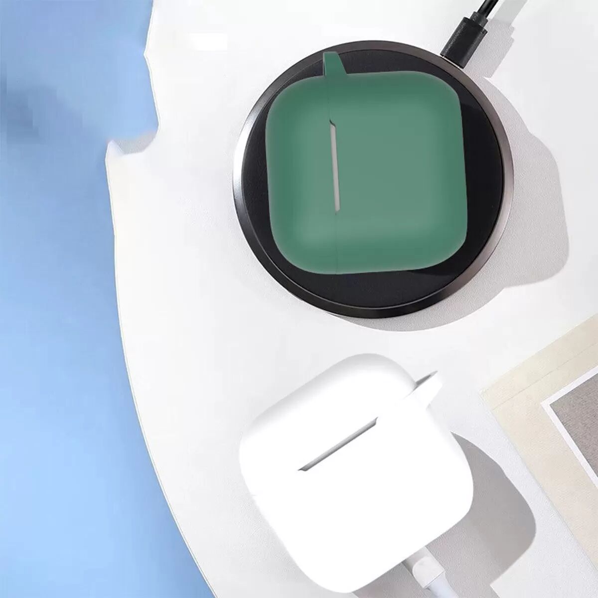 INF Étui de protection en silicone blanc avec sangle compatible avec AirPods 3rd Generation