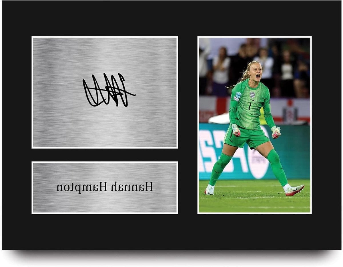 Hannah Hampton Foto Poster - Damesvoetbal Sport Memorabilia - Gesigneerde Replica - A4 - Zwart