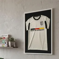 TRIKOTRAHMEN 50/70 mit schwarzem Hintergrund
