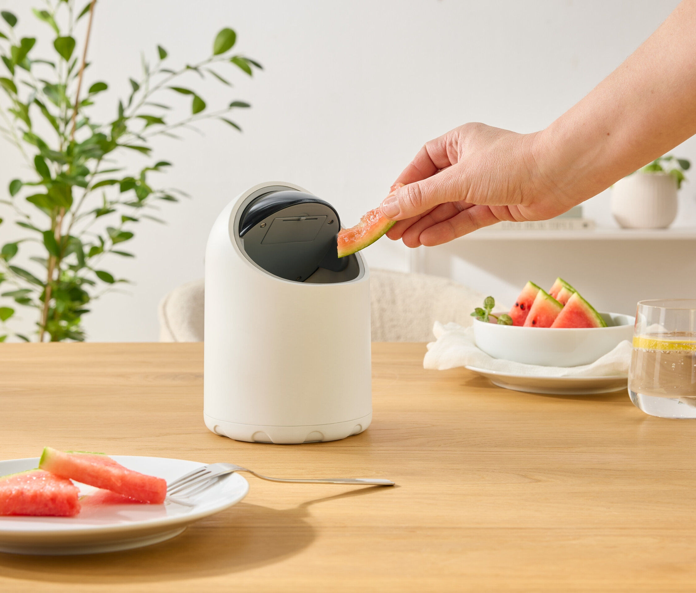 Tchibo - Tisch-Mülleimer mit Sensor - weiss
