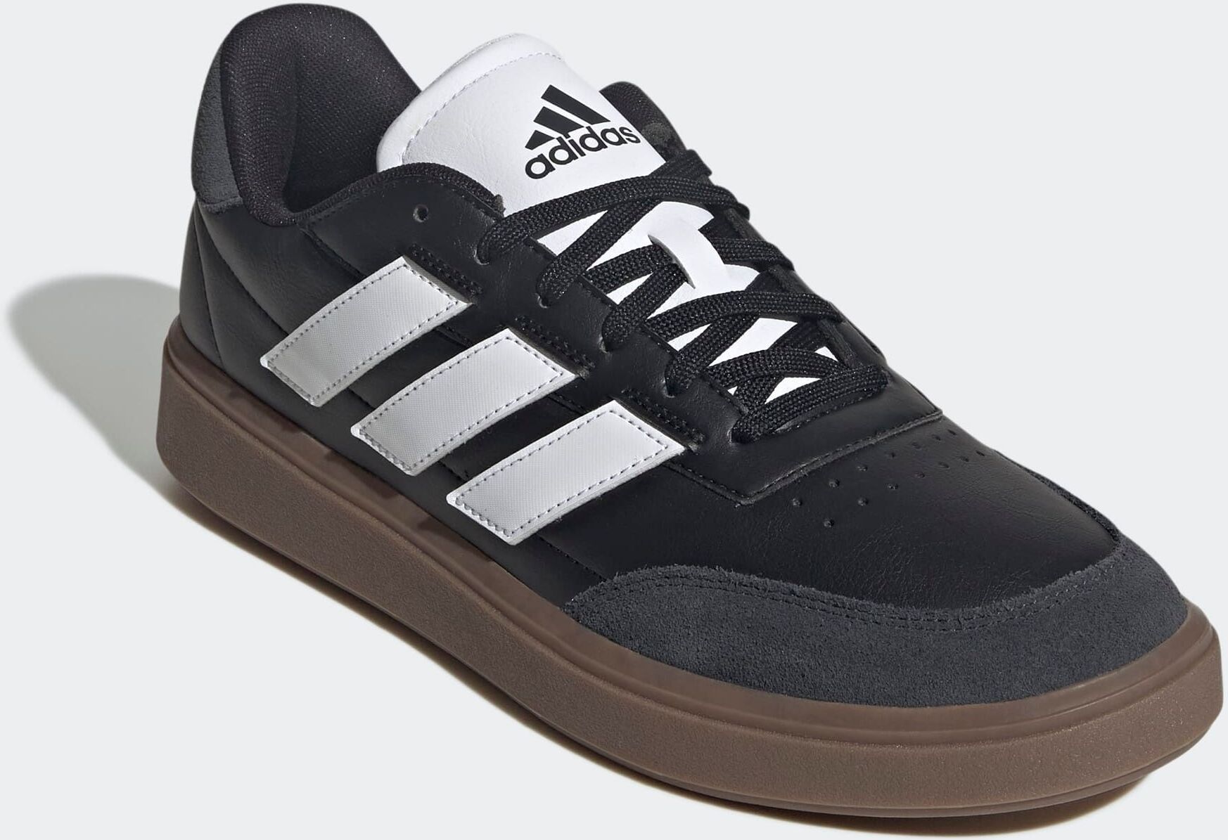 Sneaker ADIDAS SPORTSWEAR "COURTBLOCK", Herren, Gr. 46, schwarz-weiss (core schwarz, cloud weiß, carbon), Synthetik, Schuhe Sneaker core schwarz, cloud weiß, carbon 46