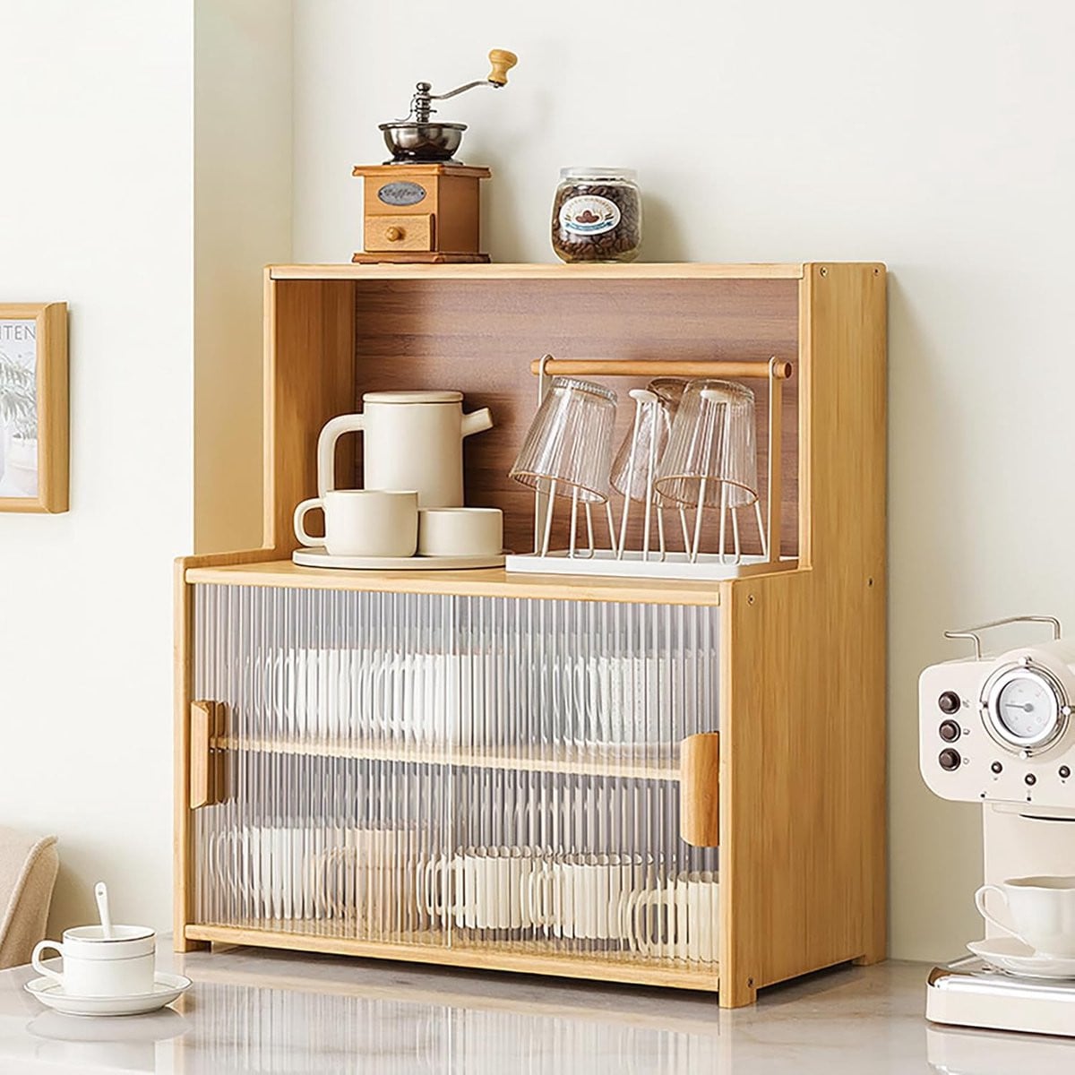 Compacte Bamboe Keukenkast met Glazen Schuifdeuren voor Keuken of Woonkamer