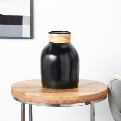 ARCILLA ELEMENTAL Modern Black Ceramic Vase with Stylish Wrapped Rattan Detailing