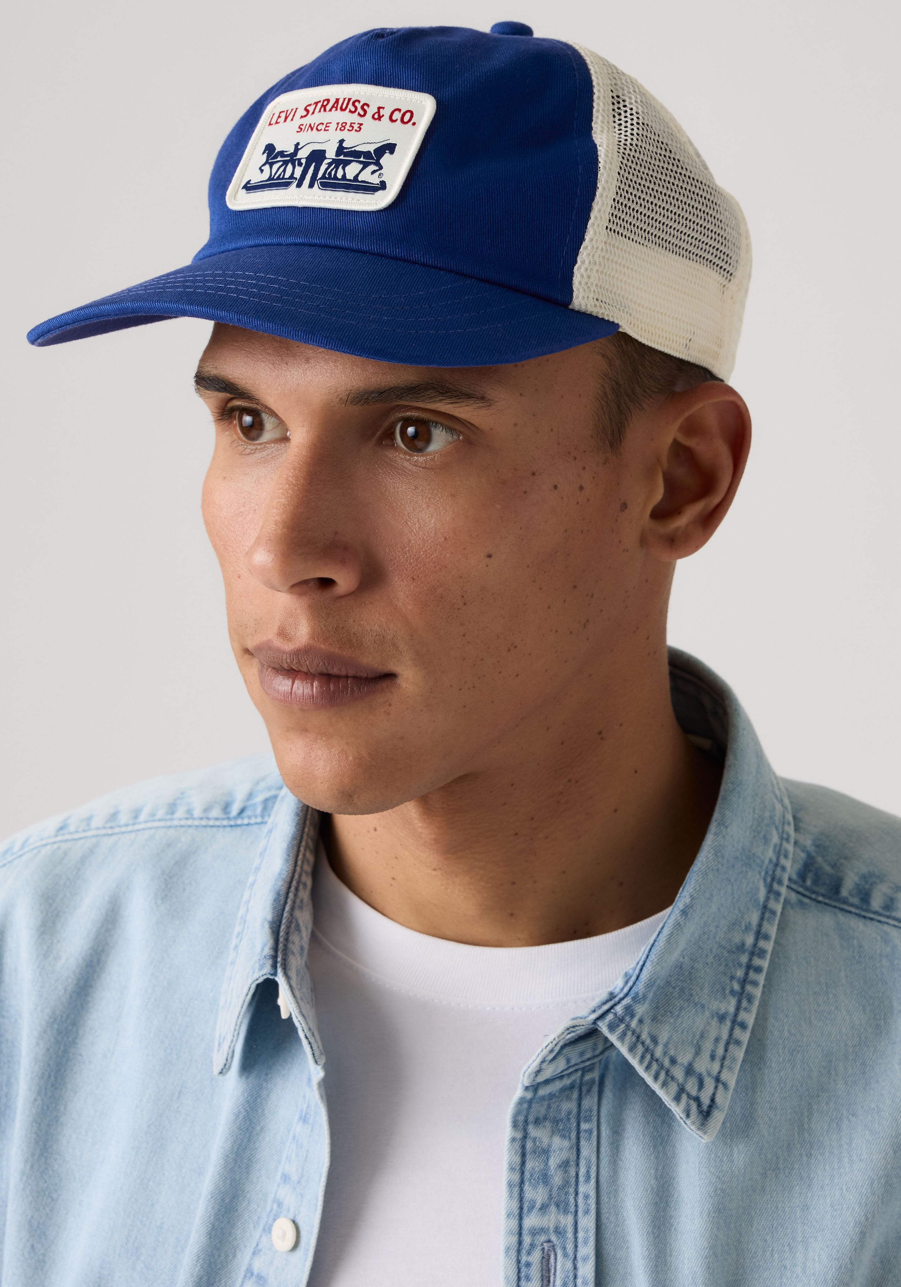 Trucker Cap LEVI'S "PRESIDIO TRUCKER", blau (true blau), Web, Baumwolle, unifarben, Caps Trucker Cap, mit Logo Stickerei true blau Einheitsgröße
