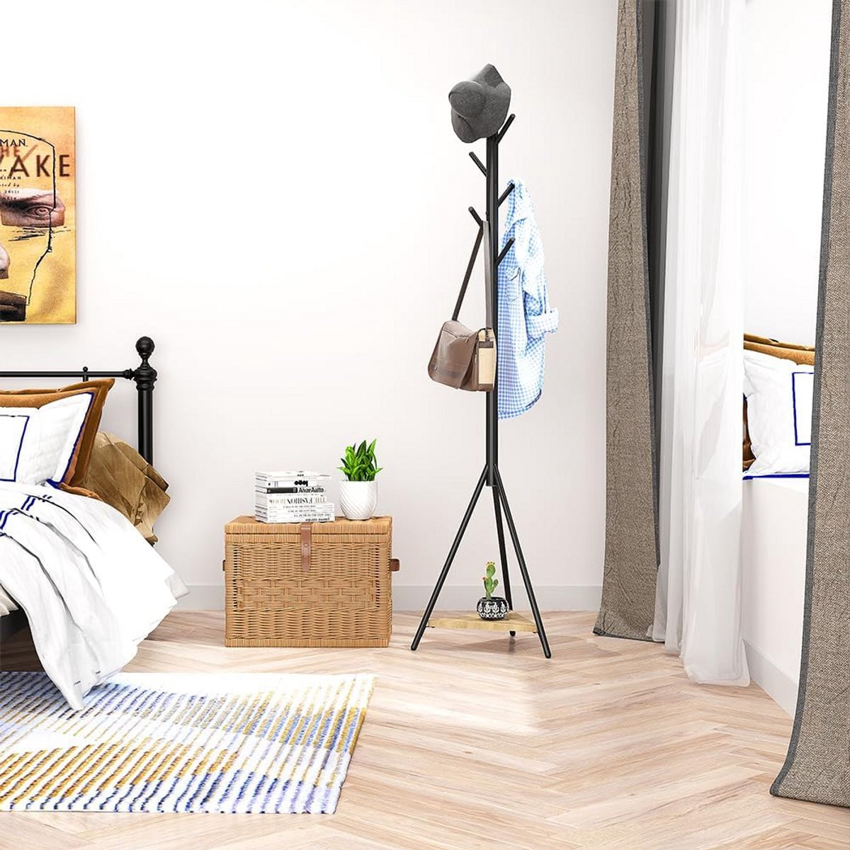 Zwarte kapstok met standaard en plank voor jassen en accessoires