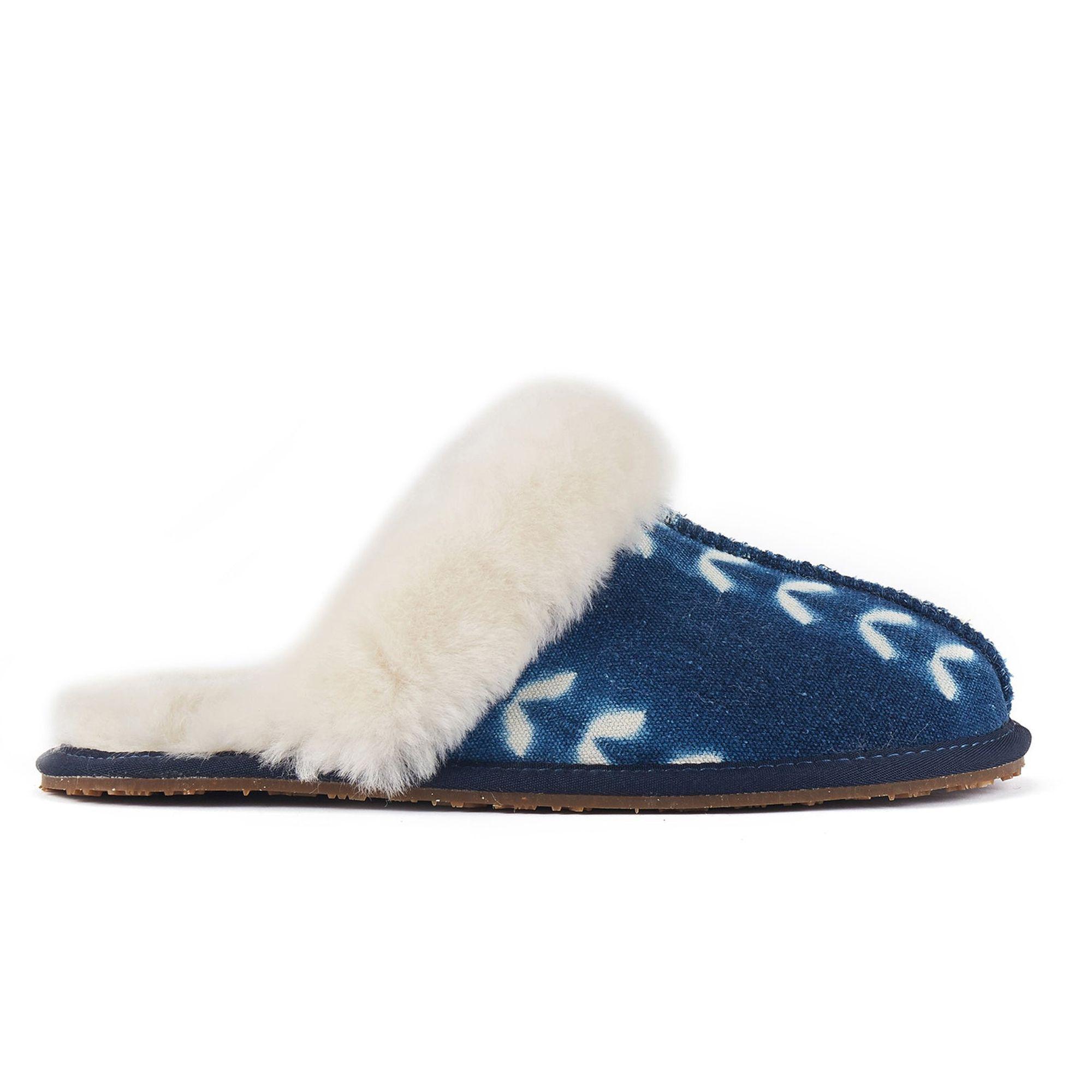Geschlossene Pantoletten in Indigo