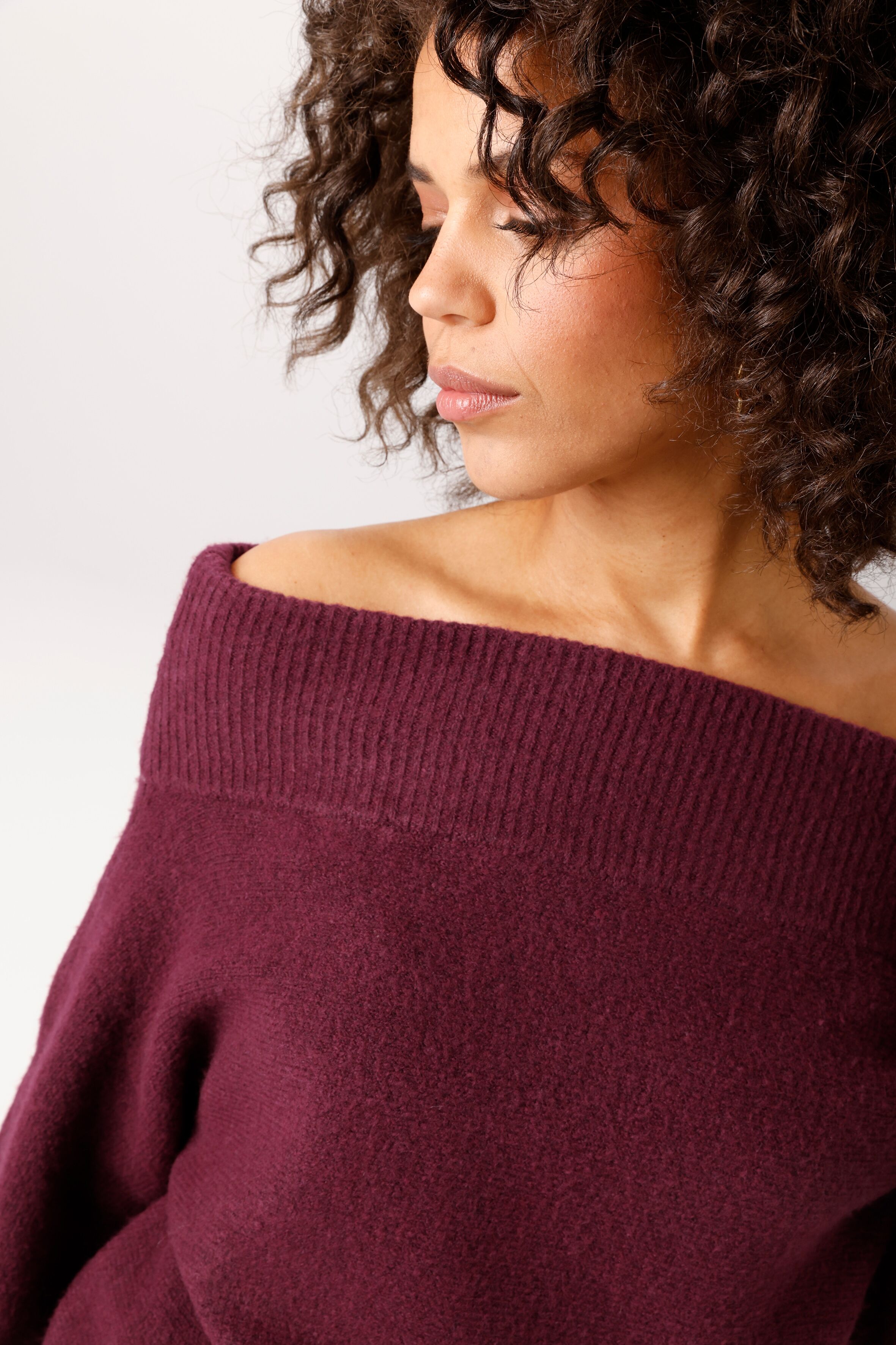Strickpullover ANISTON CASUAL, Damen, Gr. 34, lila (bordeaux, meliert), Strick, Obermaterial: 100% Polyester, meliert, figurumspielend hüftlang, Carmenausschnitt, Fledermausärmel Rippstrickbündchen, Pullover Strickpullover, mit Carmen-Ausschnitt - NEUE KO