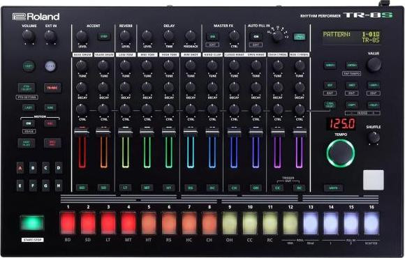 Roland TR-8S drummachine met geheugenkaart