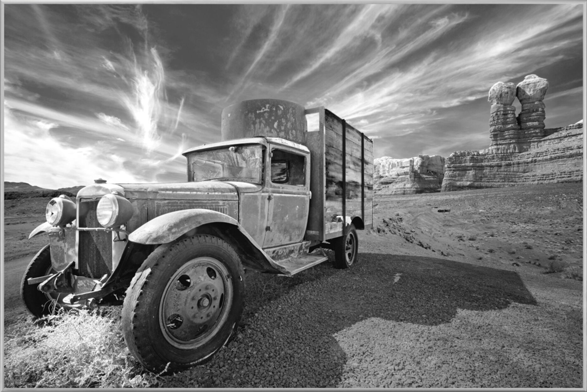 image LAND Oldtimer in Der Wüste