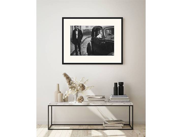 Tableau déco Waiting Cadre : hêtre massif verni Revêtement : plexiglas Noir 93 x 73cm