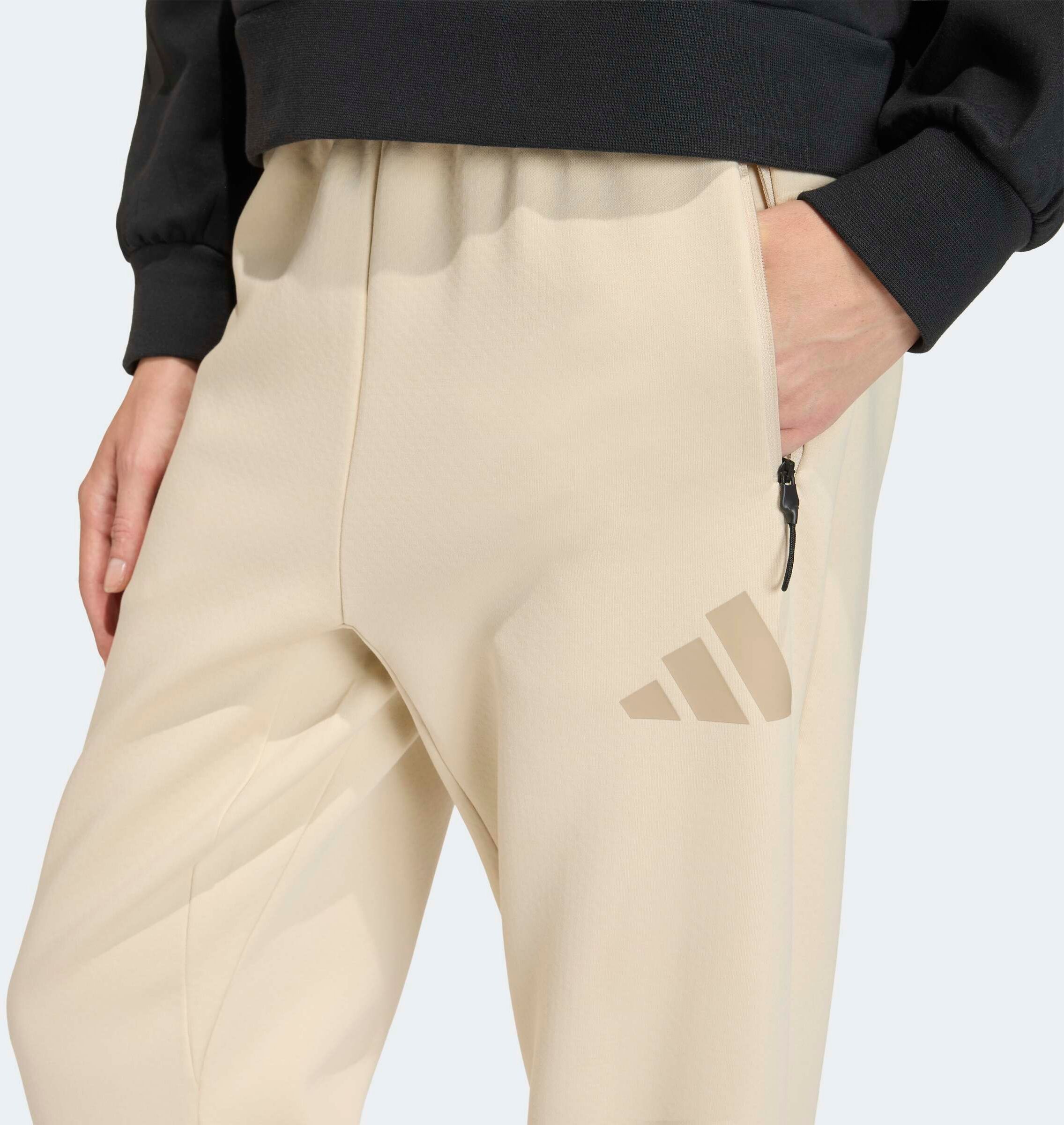 Sporthose ADIDAS SPORTSWEAR "ADIDAS Z.N.E", Damen, Gr. M, N-Gr, beige (crystal linen, normal, gr.), Obermaterial: 57% Polyester, 43% Baumwolle, Hosen Sporthose crystal linen, normal, gr. M, N-Gr