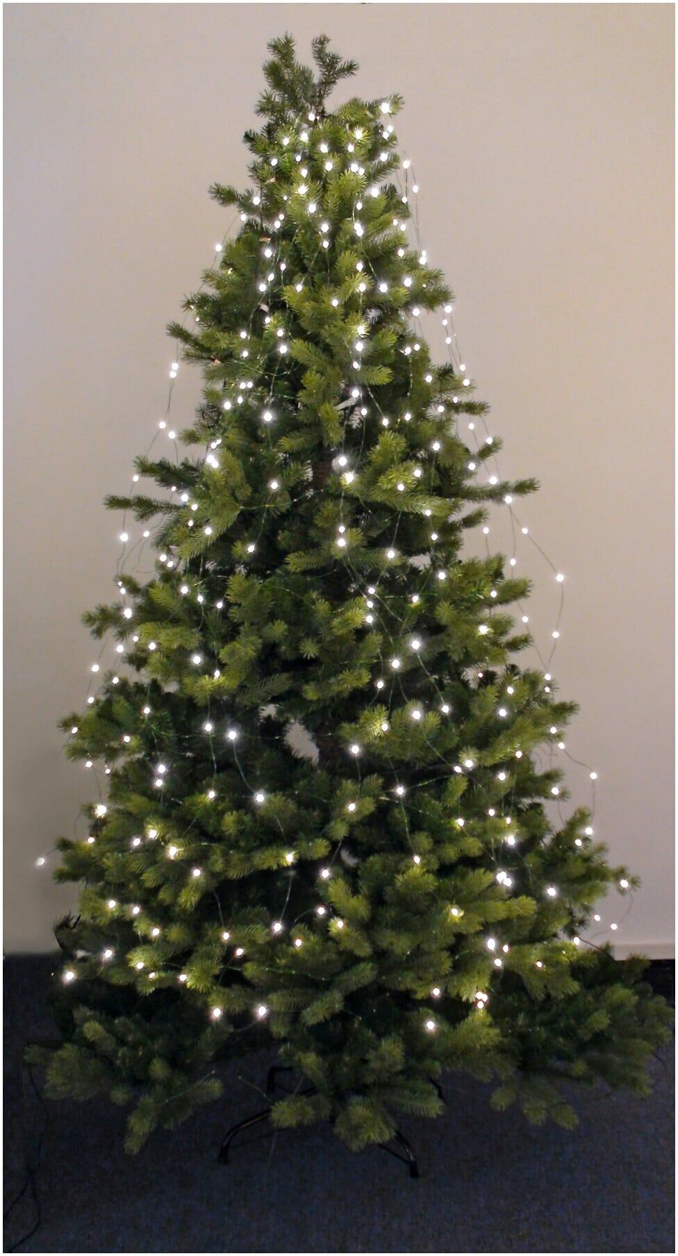 Hellum LED-Lichterkette Tauperlen 12 Stränge warm-weiß (577815)