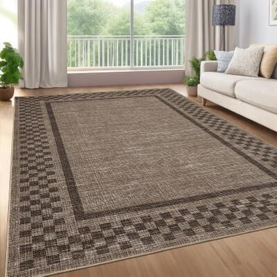 Garvee Small Square Geometric Bordered Area Rug