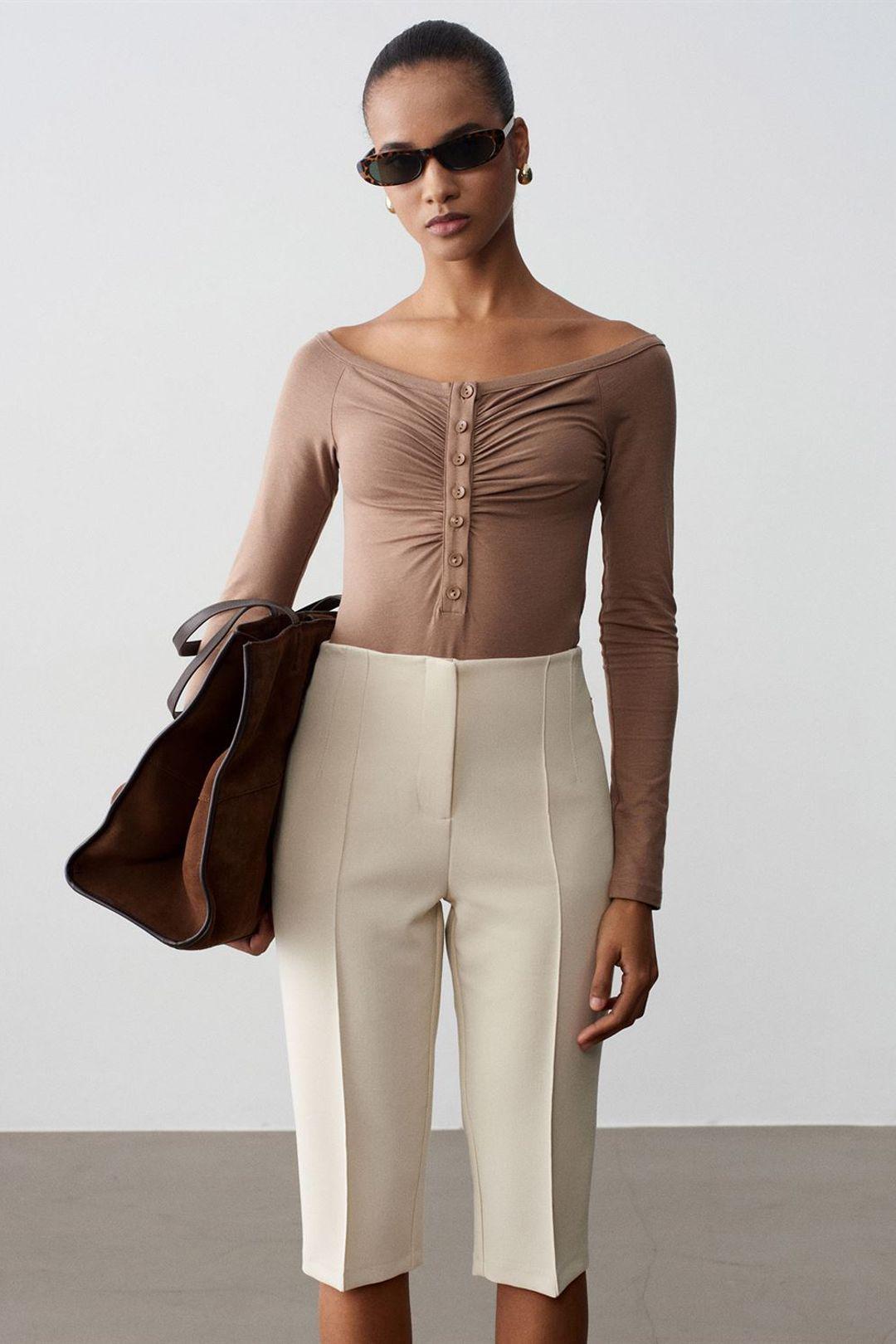 Slim-Fit Boot-Ausschnitt Body Bluse