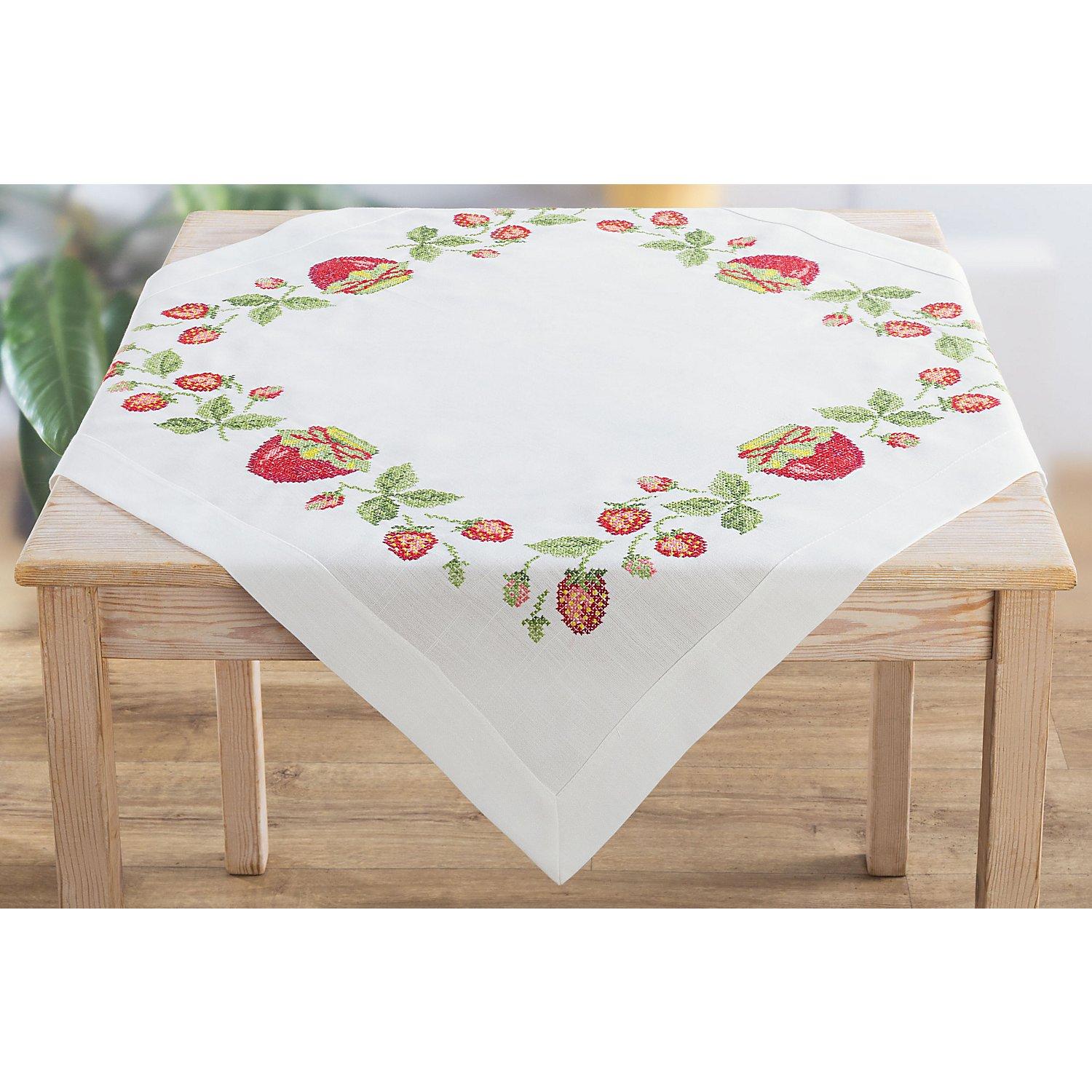 Stickmitteldecke "Erdbeeren"