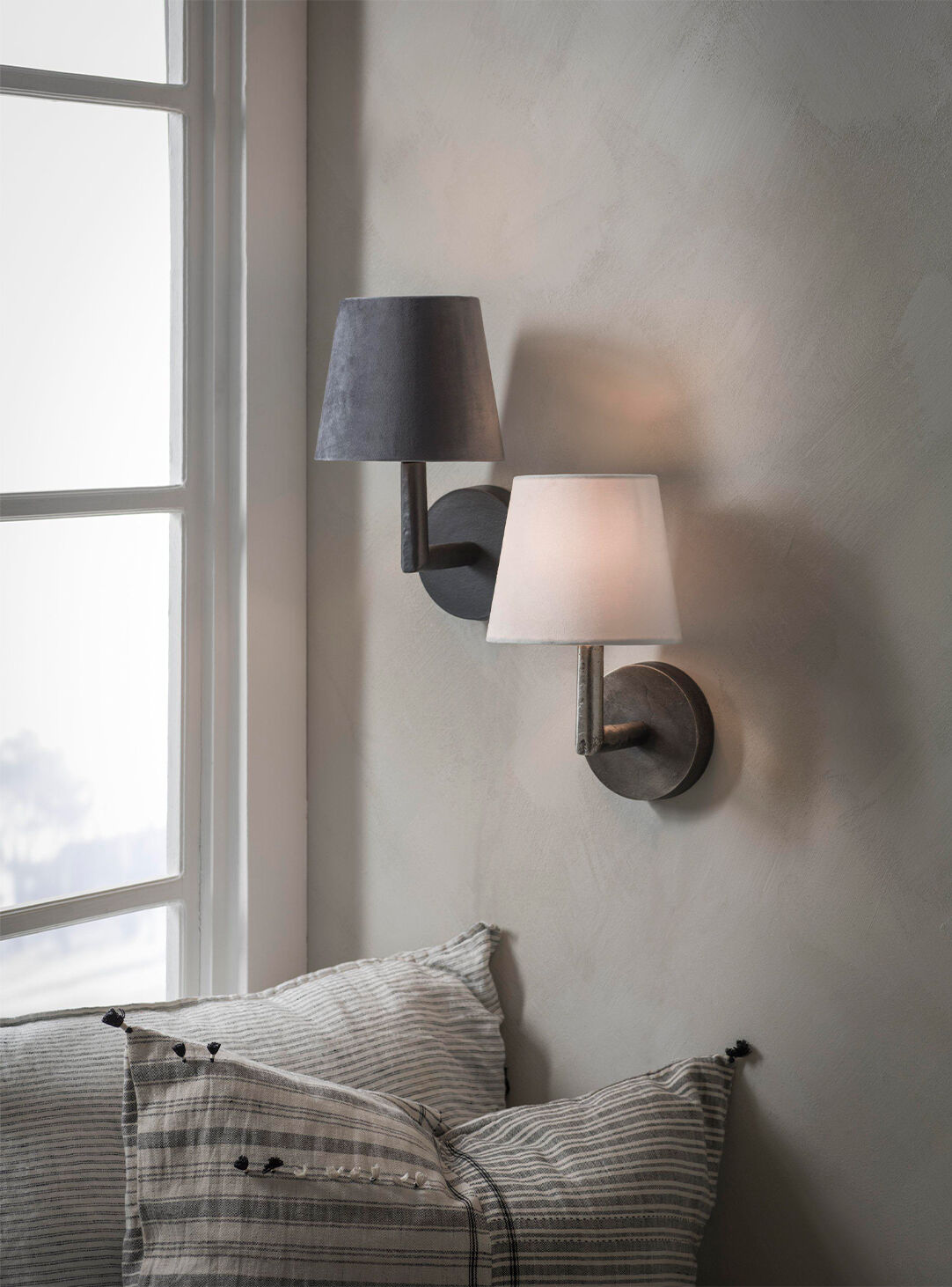 PR Home Columbus Vägglampa Råsilver H22