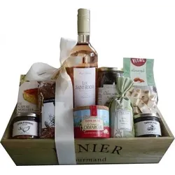 DieGeschenkkorbmacher Provence Geschenkkorb, 9-tlg., mit Roséwein, Feinkost und süßen Spezialitäten