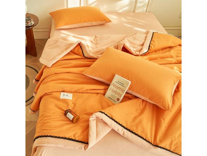 Nouvel ensemble de couette d'été double épaisseur couleur unie quatre pièces, ensemble de couette d'été rafraîchissante en pur coton trois pièces pour climatiseur