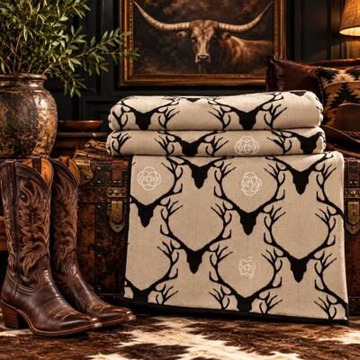 In2Green Western Wildlife Knot Throw Beige