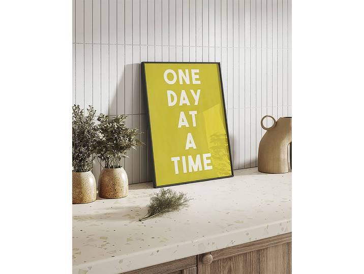 Bild One Day at a Time Rahmen: Buche Massiv, lackiert Abdeckung: Acrylglas Multicolor 42 x 52cm
