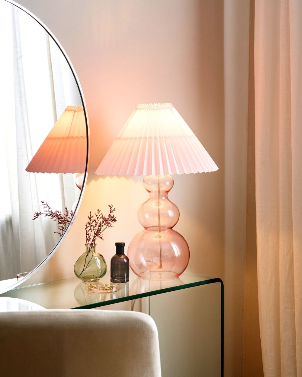Beliani Lampe à poser verre rose Rose 36x54x36cm