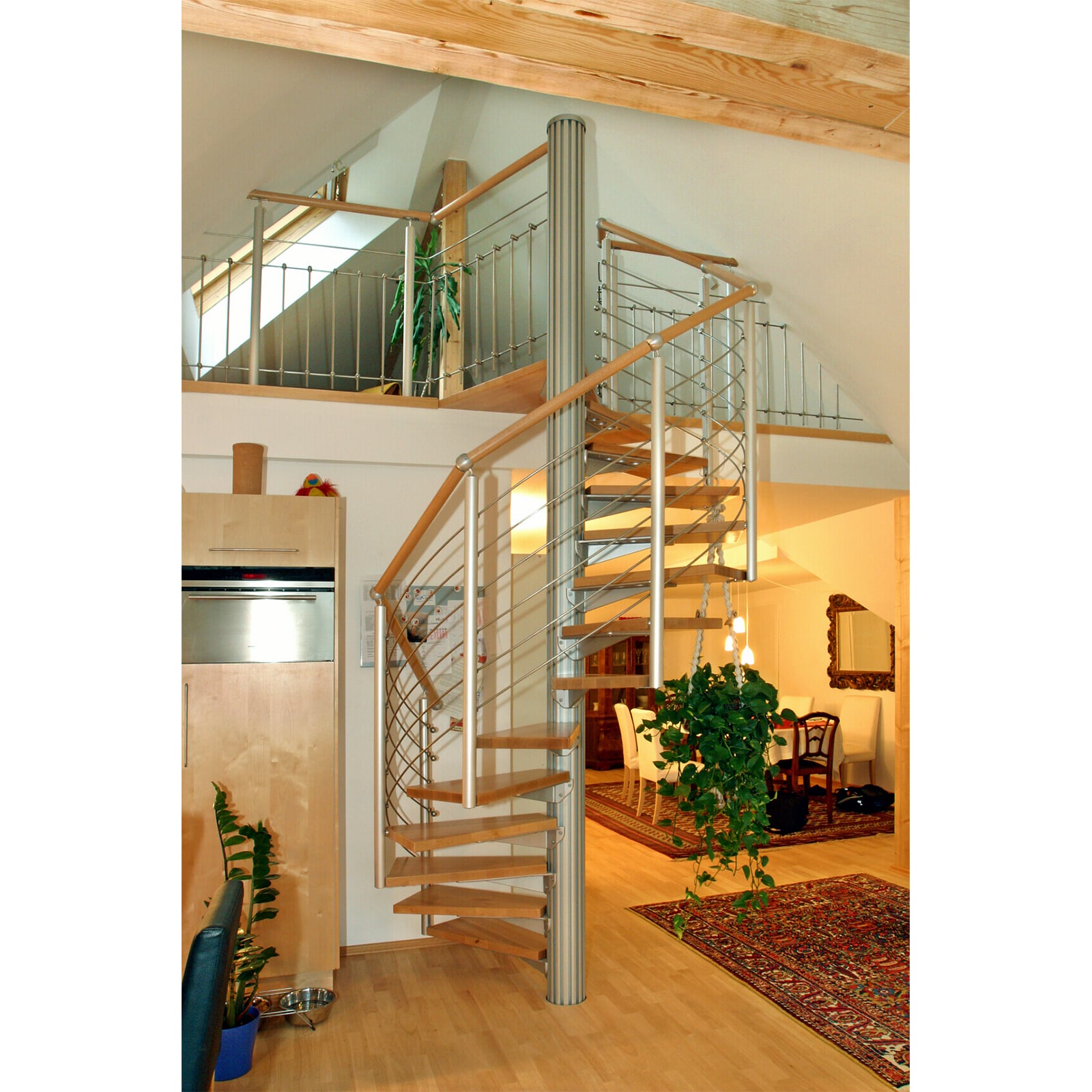 Treba Frewa Alu-Spindeltreppe Light Star Mahagoni 140cm Durchmesser 260–299cm Geschosshöhe 13 Steigungen für Innen