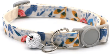 Inspire Picks Daisy Charm Adjustable Pet Bandana Collar For Cats & Small Dogs white