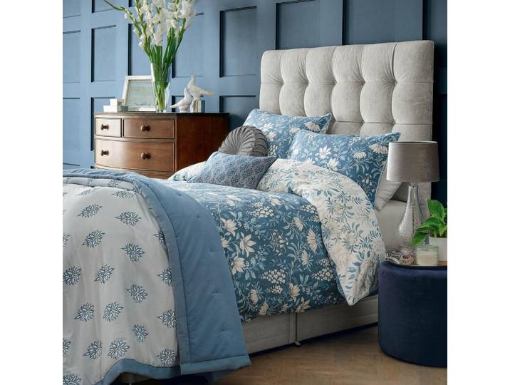 Laura Ashley Bettwasche Parterre Blumen 3-Teilig 200x200cm, Blau, Floral, Baum/Pflanze/Natur, Füllung: Baumwolle (recycelt), Rechteckig, 200x200 cm, Heimtextilien, Kopfpolster & Bettdecken, Bettdecken