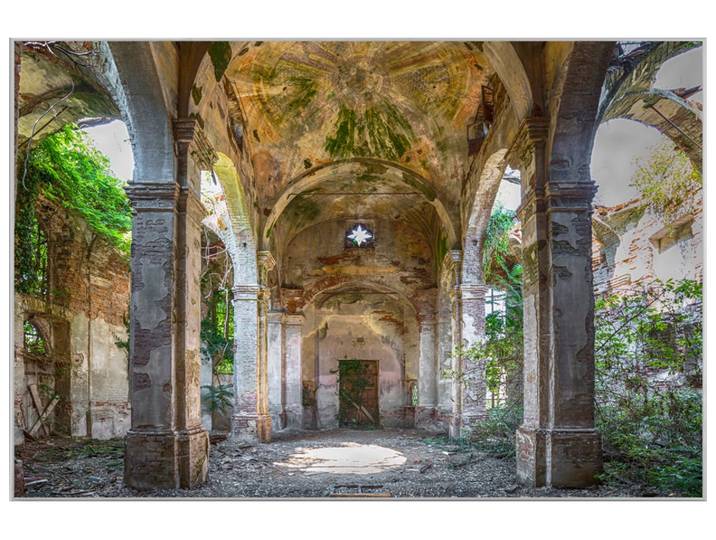 Bild mit Rahmen Verlassener Flur 2 image LAND