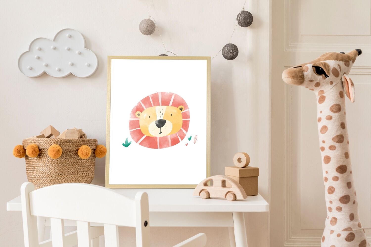 Bild mit Rahmen QUEENCE "Löwengesicht", rot (farbe rahmen: natur, braun, beige, farbe bild(er): rot), B:30cm H:40cm T:1,5cm, Holz, Plexiglas, Bilder, Bild mit Rahmen, HD Premium Posterdruck mit Echtholzrahmen farbe rahmen: natur, braun, beige, farbe bild(